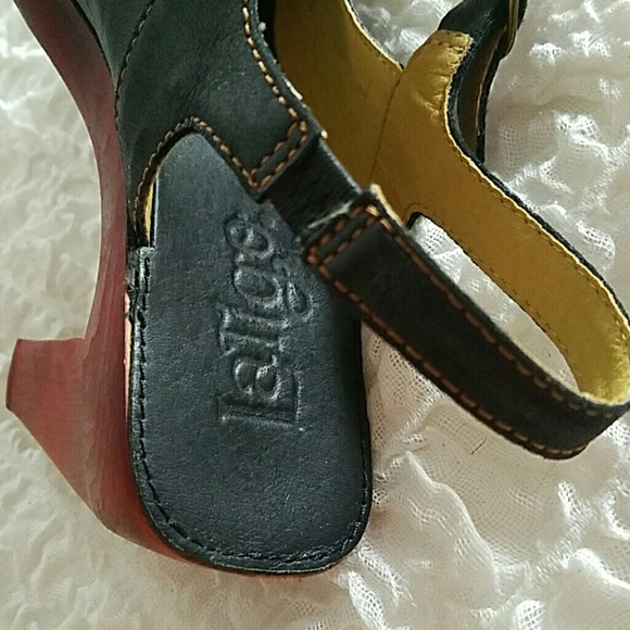 LATIGO SUNNYSIDE  BLACK LEATHER  HEEL SLINGBACKS - Picture 4 of 4